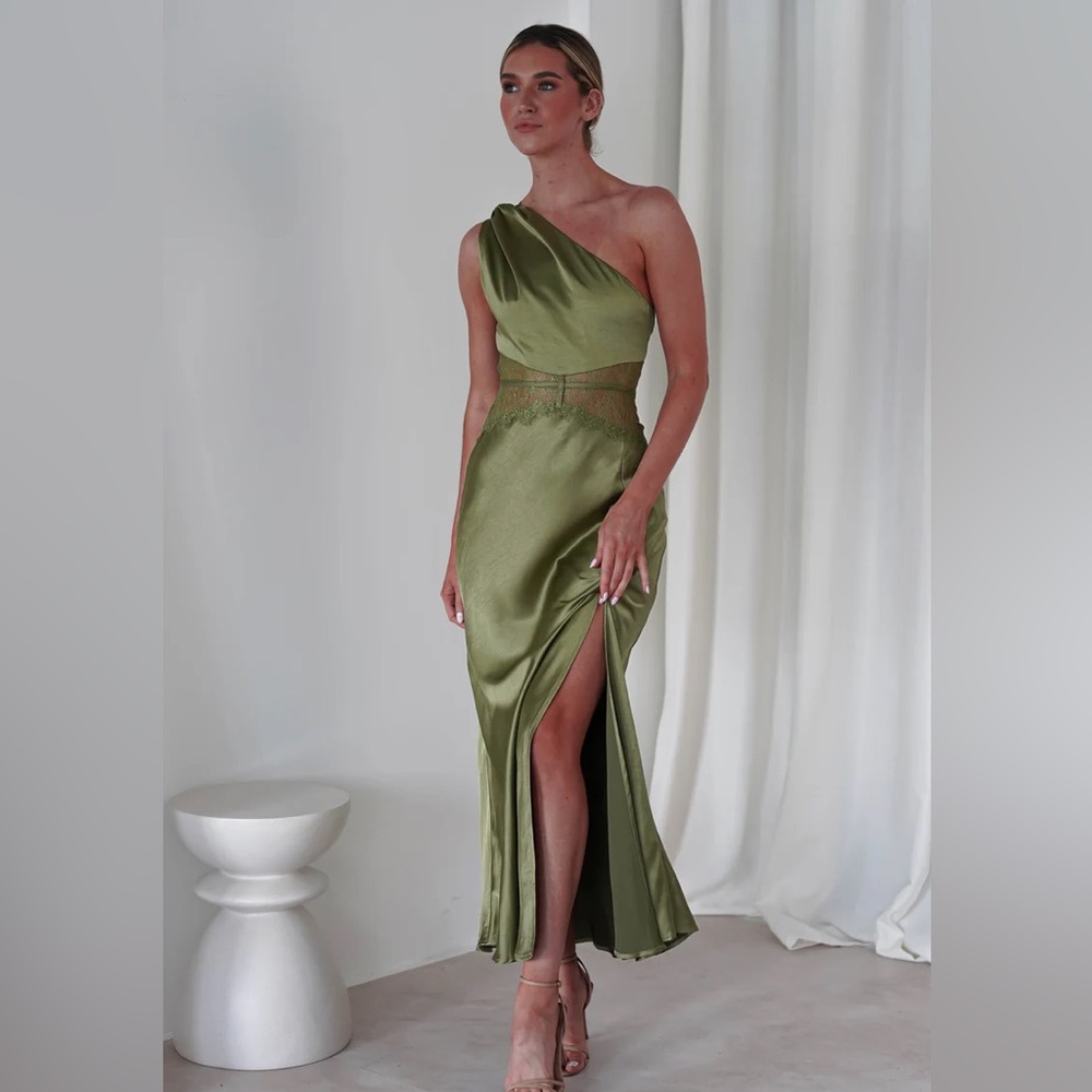 Valentina Soft Satin Maxi Dress | Olive
XS (6)